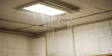 楼上厨房漏水，物业到底管不管？